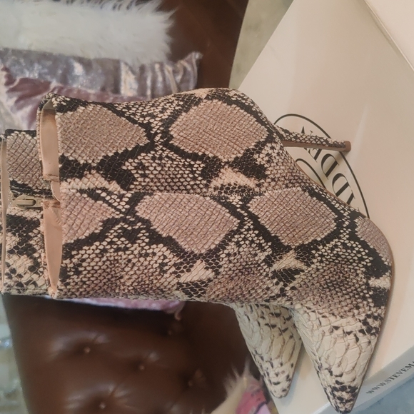 Steve Madden Ashton Snake Print boots size 10 - Picture 2 of 7